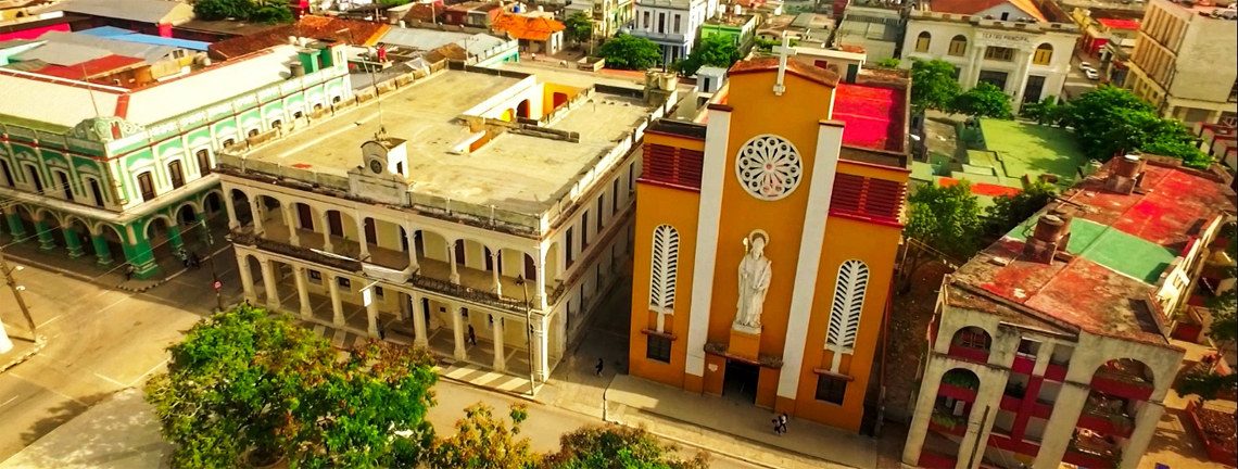 Église et ancien mairie de Ciego de Ávila